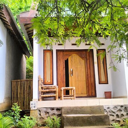Diki Bungalows Kuta  Екстер'єр фото