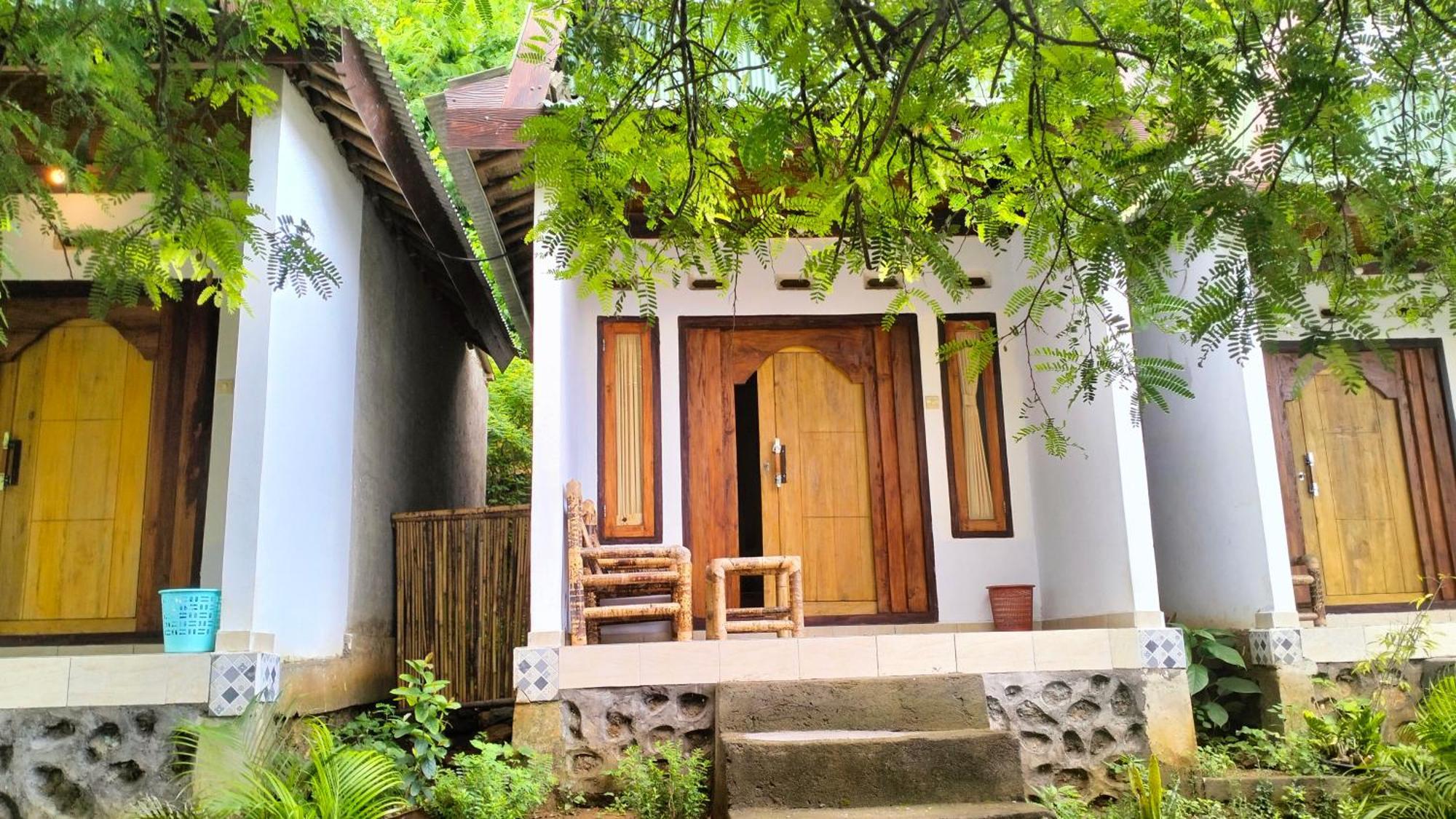 Diki Bungalows Kuta  Екстер'єр фото