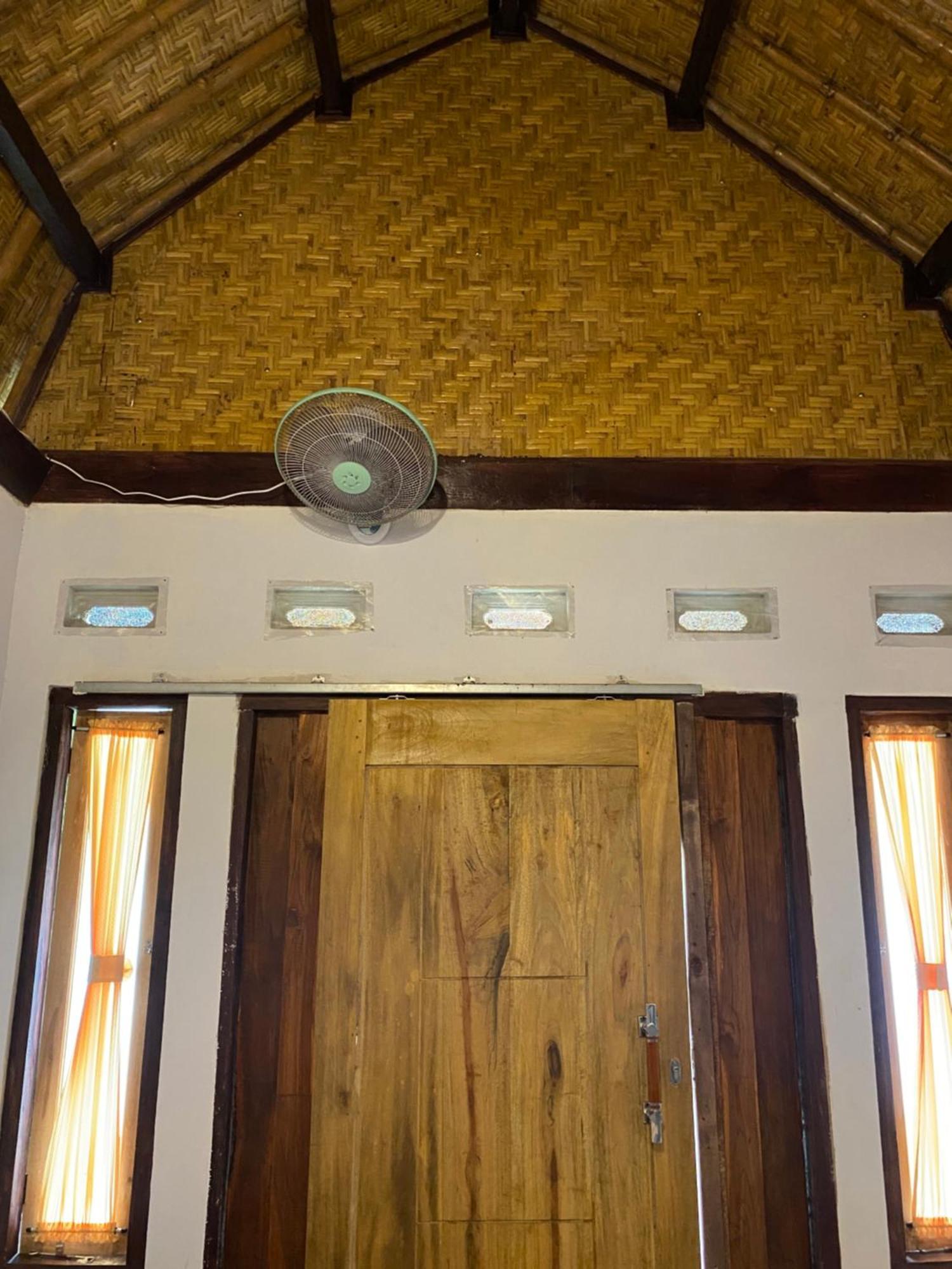 Diki Bungalows Kuta  Екстер'єр фото